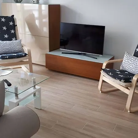 With 3 Bedrooms In Fuengirola, With Furnished Terrace - 10 M Apartamento