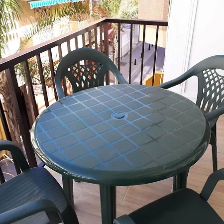 With 3 Bedrooms In Fuengirola, With Furnished Terrace - 10 M Apartamento Fuengirola
